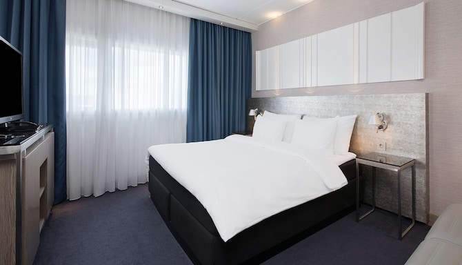 Radisson Blu Airport Hotel, Oslo Gardermoen - Friends & Family Stay