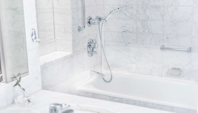 Radisson Blu Airport Terminal Hotel, Stockholm-Arlanda Airport - Guest room bathroom
