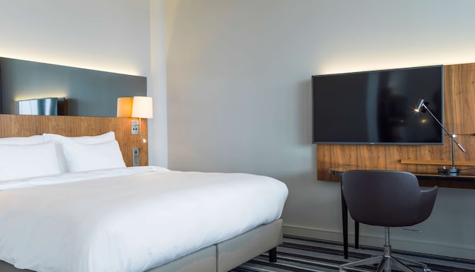 Radisson Blu Airport Terminal Hotel, Stockholm-Arlanda Airport - Premium Room Scandinavian style