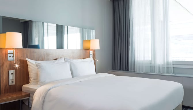 Radisson Blu Airport Terminal Hotel, Stockholm-Arlanda Airport - Superior Room Scandinavian Style