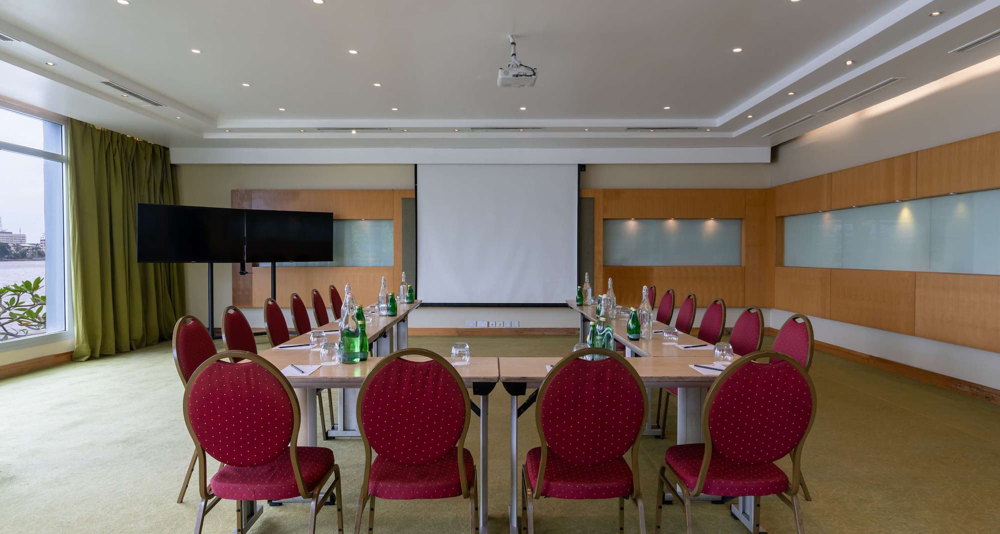 Radisson Blu Anchorage Hotel, Lagos V.I. - Meeting Room Ushape