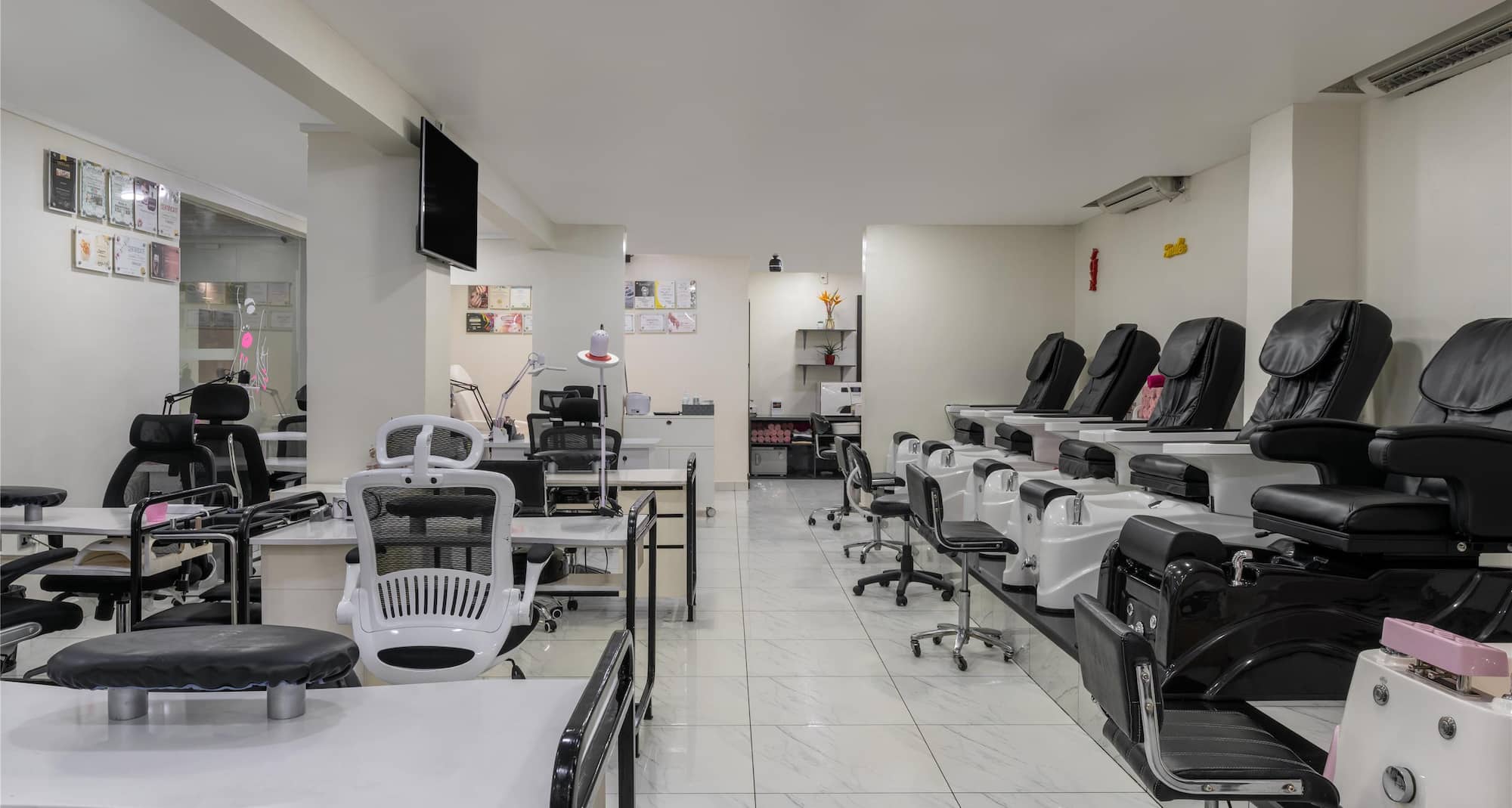 Radisson Blu Anchorage Hotel, Lagos V.I. - Momandi Beauty Salon