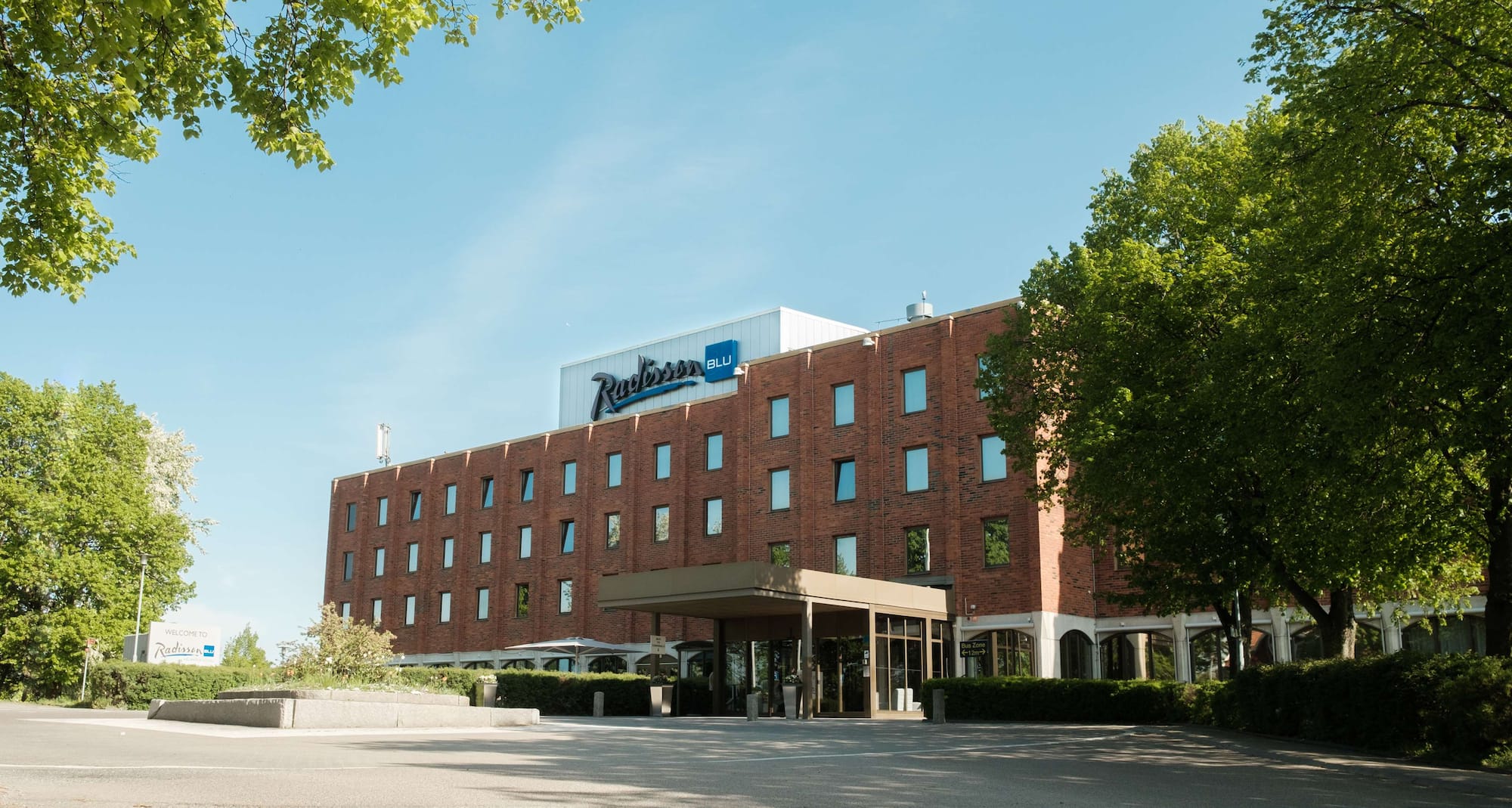 Radisson Blu Arlandia Hotel, Stockholm-Arlanda - Vy över fasaden