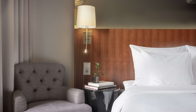 Radisson Blu Arlandia Hotel, Stockholm-Arlanda - Guest room bed