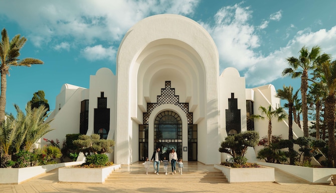 Radisson Blu Athénée Palace Resort & Thalasso, Djerba - Resort Entrance - Family