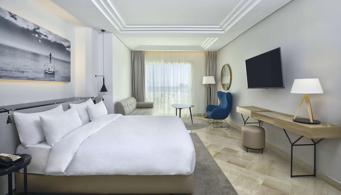 Radisson Blu Athénée Palace Resort & Thalasso, Djerba - Premium Room with balcony and lateral sea view