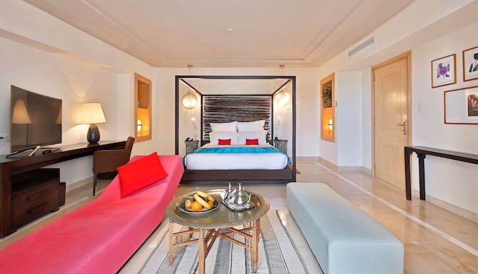Radisson Blu Athénée Palace Resort & Thalasso, Djerba - Ambassador Suite sleeping room