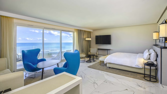 Radisson Blu Athénée Palace Resort & Thalasso, Djerba - Junior Suite with balcony and sea view