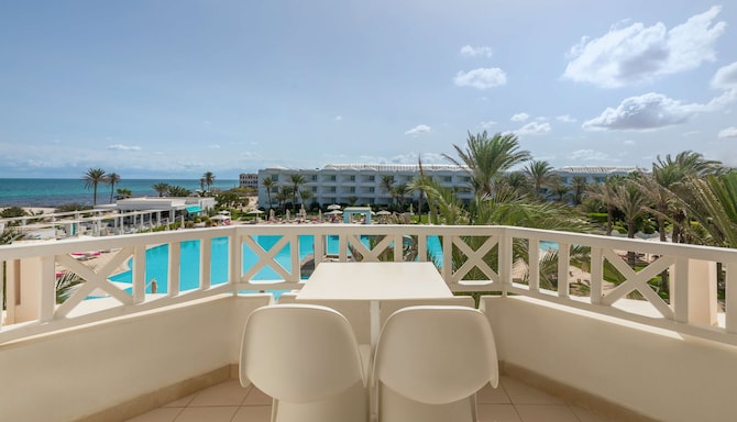 Radisson Blu Athénée Palace Resort & Thalasso, Djerba - Premium Room with balcony and lateral sea view