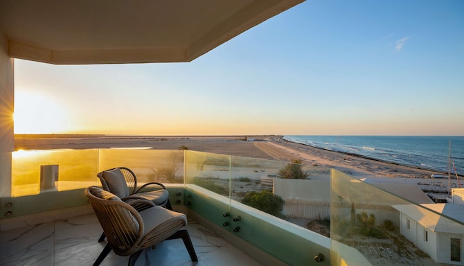 Radisson Blu Athénée Palace Resort & Thalasso, Djerba - Junior Suite with balcony and sea view
