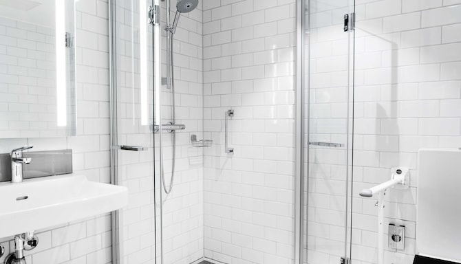 Radisson Blu Atlantic Hotel, Stavanger - Accessible bathroom