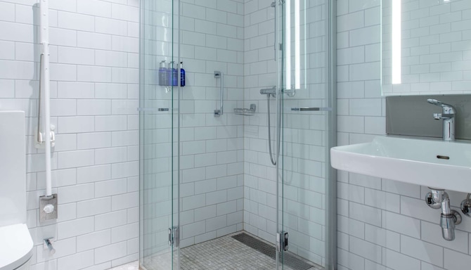 Radisson Blu Atlantic Hotel, Stavanger - Gästezimmer Bad (barrierefrei)