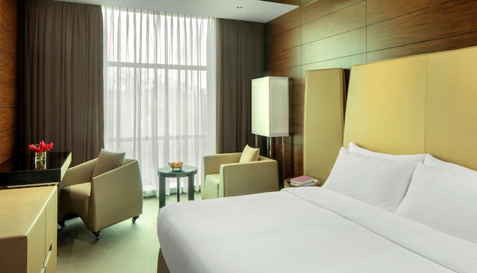 Radisson Blu Atria Bengaluru - Guest Room
