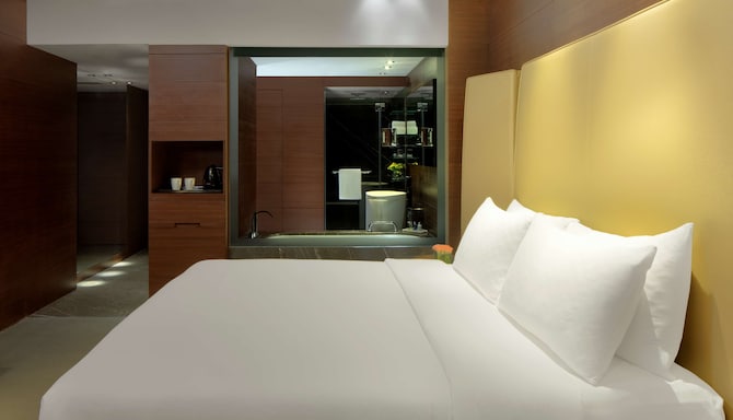Radisson Blu Atria Bengaluru - Deluxe Room