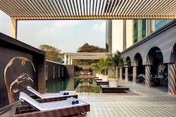 Radisson Blu Atria Bengaluru - Pool side