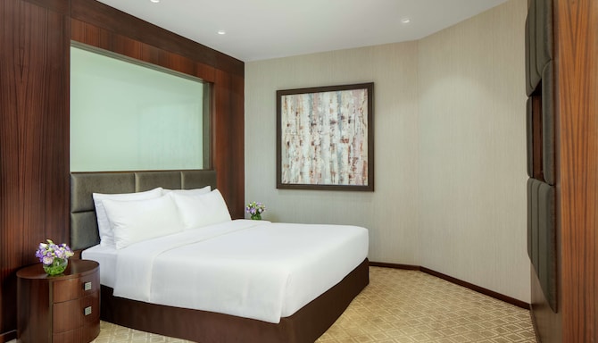 Radisson Blu Atria Bengaluru - Suite Room