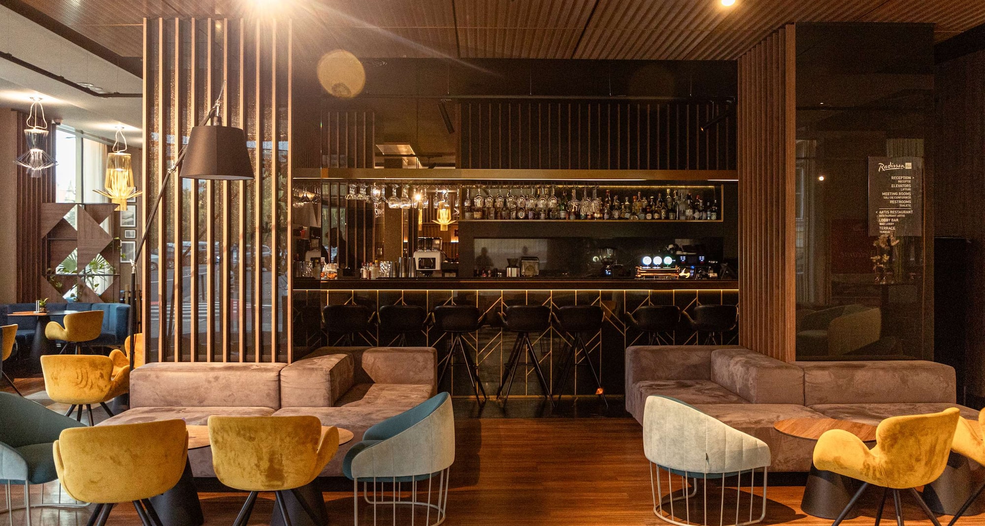 Radisson Blu Aurum Hotel, Brasov - Artis Lobby Bar