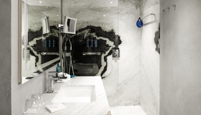 Radisson Blu Aurum Hotel, Brasov - Junior Suite amp Premium amp Premium with City View