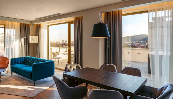 Radisson Blu Aurum Hotel, Brasov - Suite living room