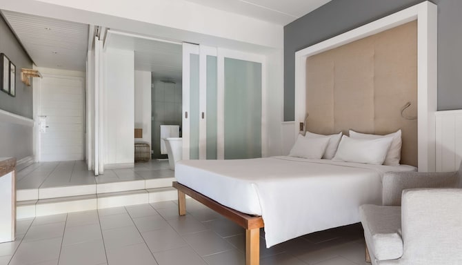 Radisson Blu Azuri Resort & Spa, Mauritius - Premium Room garden view