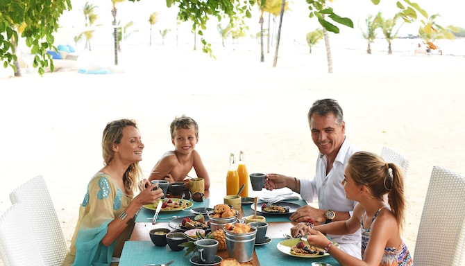 Radisson Blu Azuri Resort and Spa, Mauritius - L Azuli Beach Family