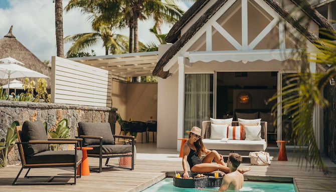 Radisson Blu Azuri Resort & Spa, Mauritius - Floating breakfast in villa