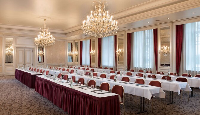 فندق Radisson Blu Badischer Hof Hotel, Baden-Baden، قاعة مؤتمرات