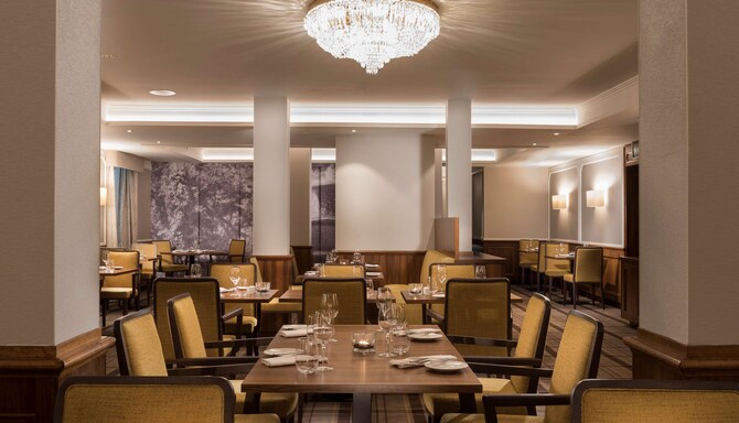 فندق Radisson Blu Badischer Hof Hotel, Baden-Baden، مطعم Park