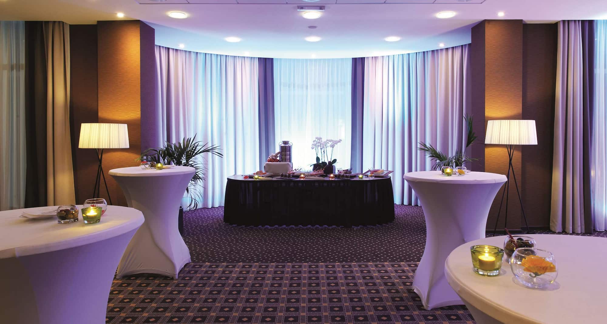 Radisson Blu Balmoral Hotel - Meeting Room Foyer