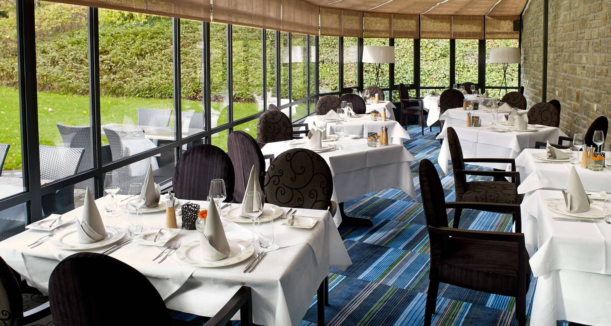 Radisson Blu Balmoral Hotel - Veranda