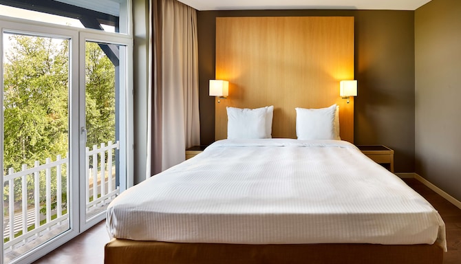 Radisson Blu Balmoral Hotel - Suite with balcony