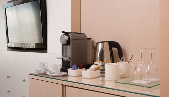 Radisson Blu Belorusskaya Hotel, Moscow - Coffee machine