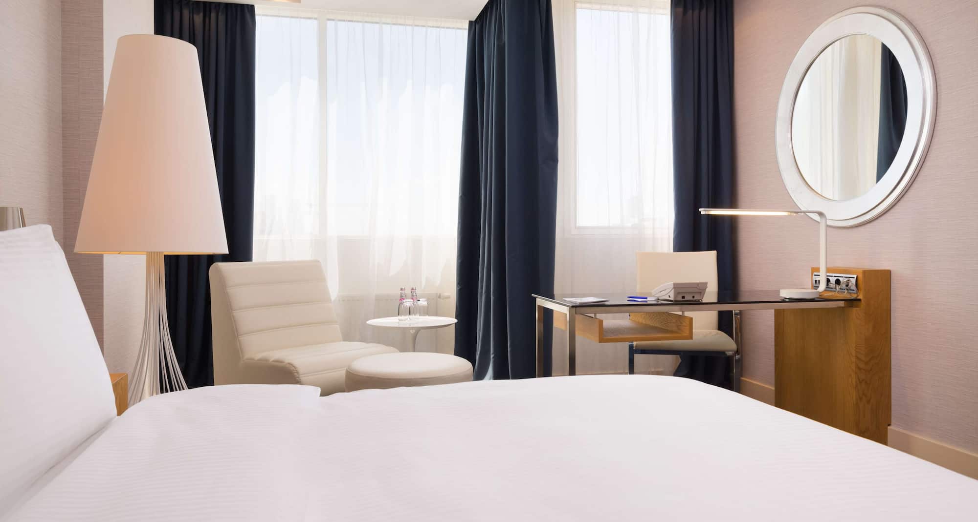 Radisson Blu Belorusskaya Hotel, Moscow - Double Bed Room with Work Desk