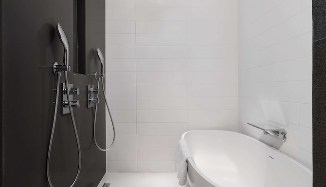 Radisson Blu Belorusskaya Hotel, Moscow - Executive Suite bathroom