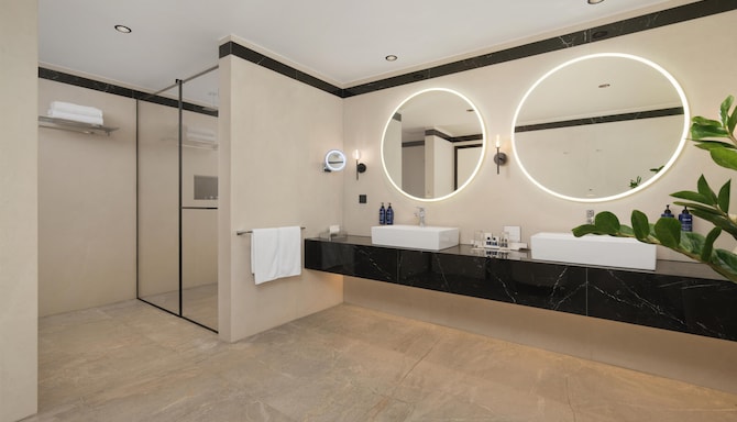 Radisson Blu Belorusskaya Hotel, Moscow - Presidential Suite Bath