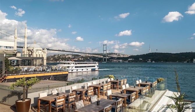 Radisson Blu Bosphorus Hotel, Istanbul - Cruise Lounge Outdoor