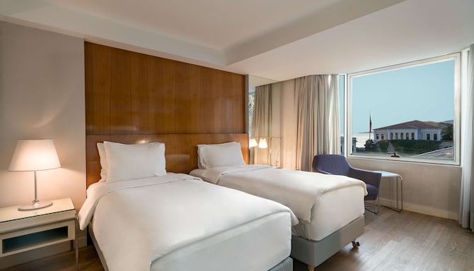 Radisson Blu Bosphorus Hotel, Istanbul - Premium Room twin beds