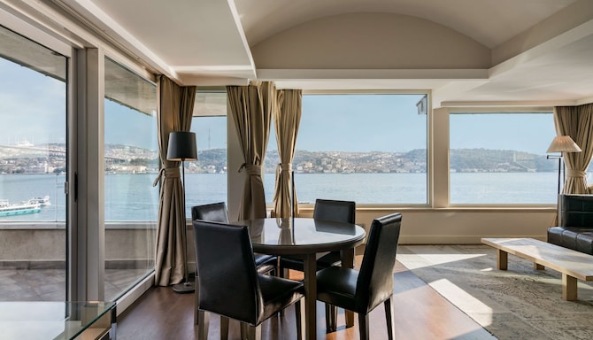 Radisson Blu Bosphorus Hotel, Istanbul - Suite with terrace