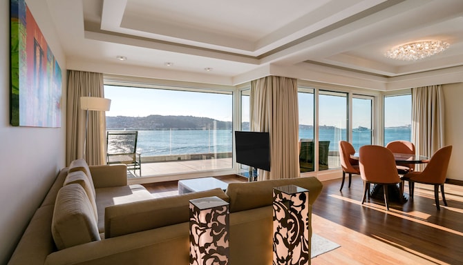 Radisson Blu Bosphorus Hotel, Istanbul - Suite with Terrace