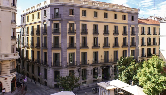 Radisson Blu Boutique Hotel, Madrid Prado - Hotel Exterior