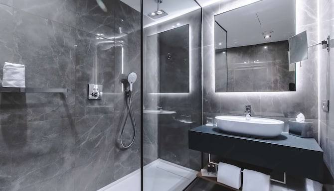 Radisson Blu Boutique Hotel, Madrid Prado - Bathroom