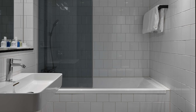 Radisson Blu Caledonien Hotel, Kristiansand - Business Room bathroom