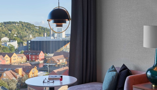 Radisson Blu Caledonien Hotel, Kristiansand - Standard Room  lounge and sofa area