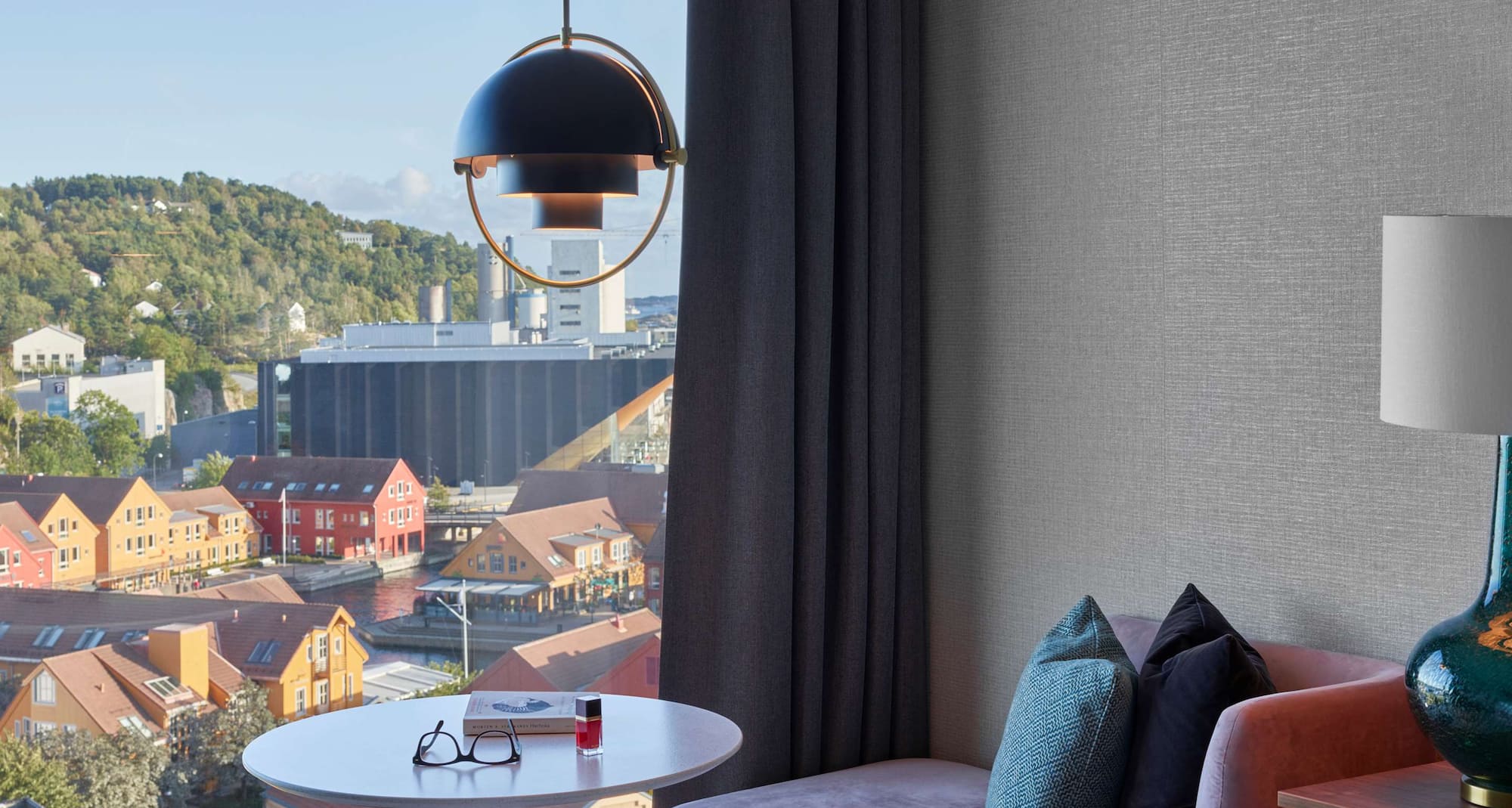 Radisson Blu Caledonien Hotel, Kristiansand - Standard Room  lounge and sofa area