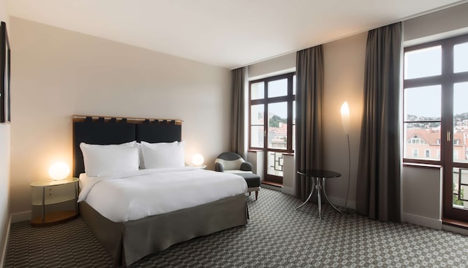 Radisson Blu Carlton Hotel, Bratislava - Premium Room - Square View