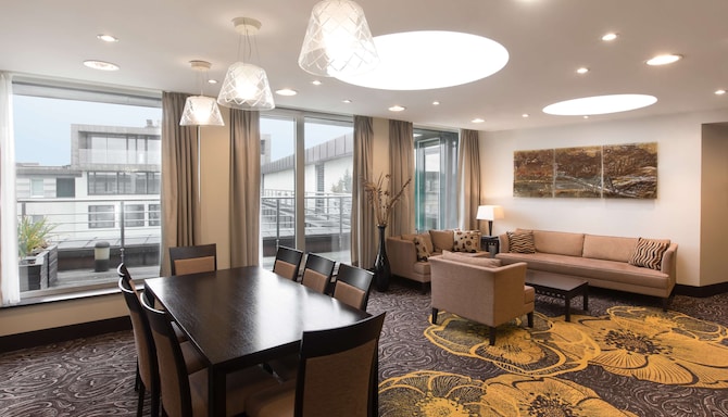 Radisson Blu Carlton Hotel, Bratislava - Presidential Suite - Living room