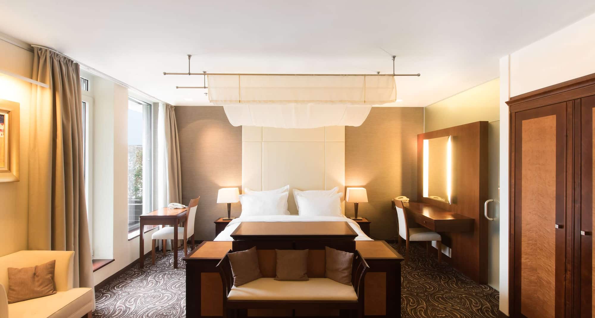 Radisson Blu Carlton Hotel, Bratislava - Presidential Suite bedroom