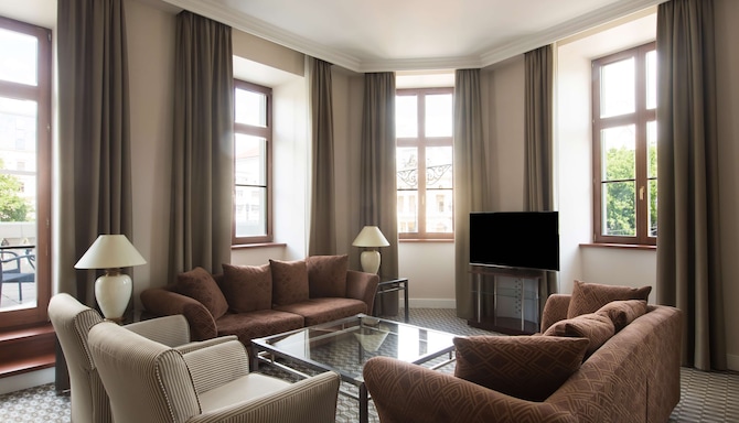 Radisson Blu Carlton Hotel, Bratislava - Suite - Historical Theatre View