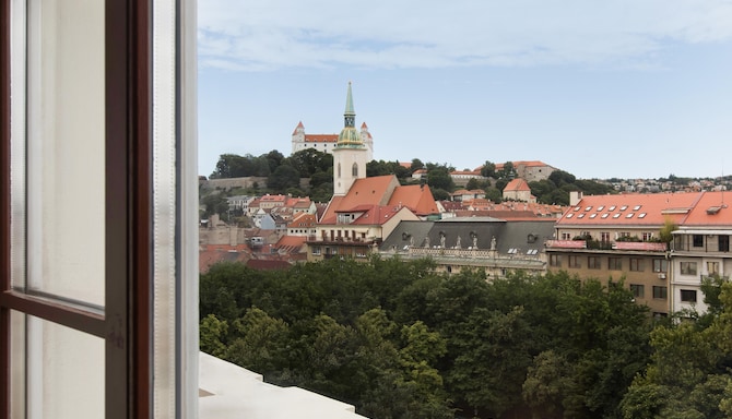 Radisson Blu Carlton Hotel, Bratislava - Square view