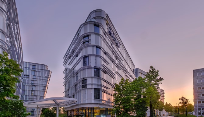 Radisson Blu CDG Airport Terminal Hotel, Paris